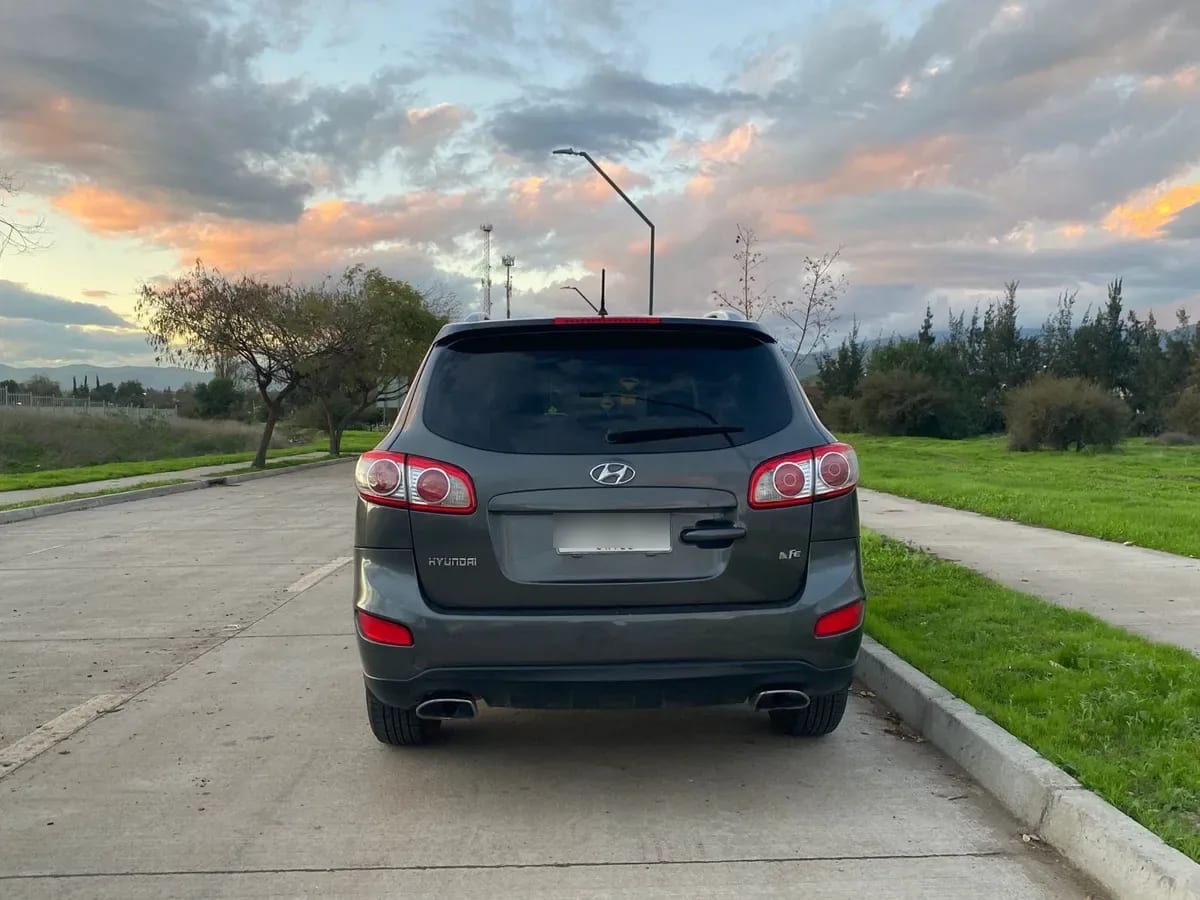 HYUNDAI SANTA FE 2.4 Gls 4wd Mt año 2010
