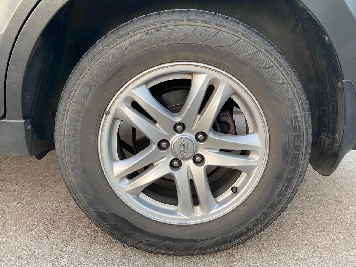 HYUNDAI SANTA FE 2.4 Gls 4wd Mt año 2010