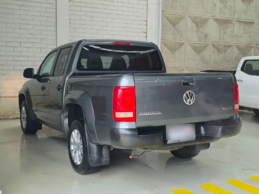 Volkswagen Amarok Dcab Tdi 4x4 Trendline 2.0 año 2023
