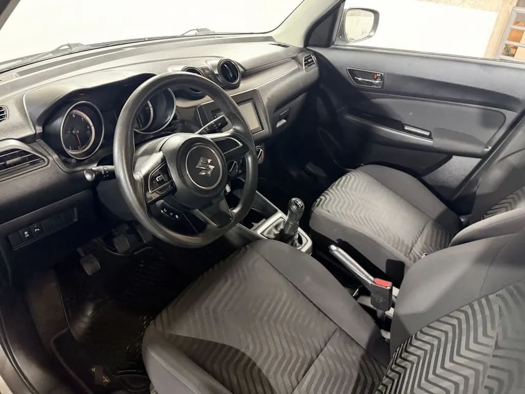 Suzuki Swift Gl año 2023