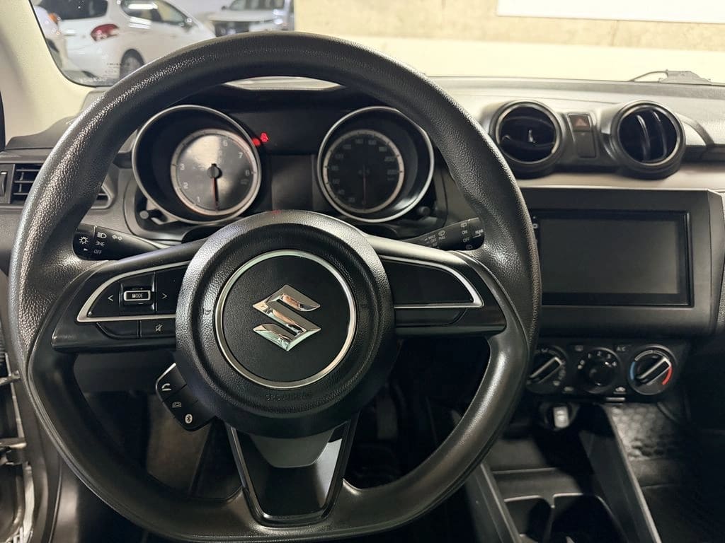 Suzuki Swift Gl año 2023