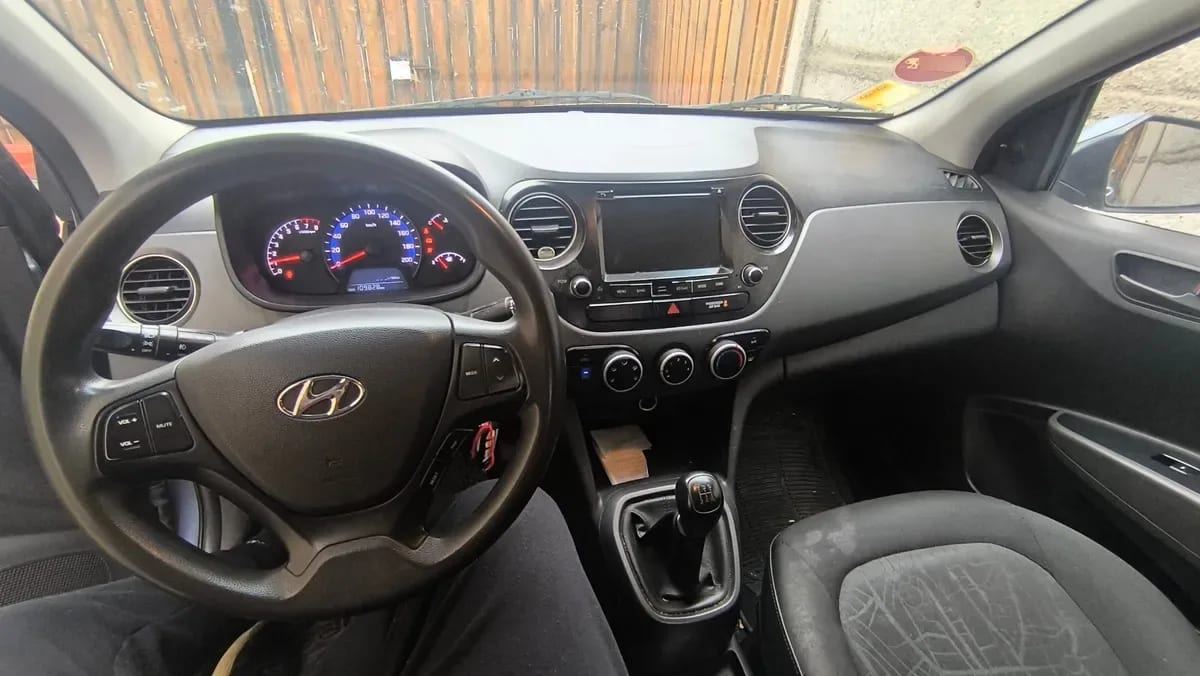HYUNDAI I-10 1.2 Ba Sdn Gl 2ab Pe Mt año 2017