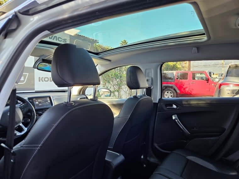 Peugeot 2008 2008 Allure 1.2 Aut año 2017