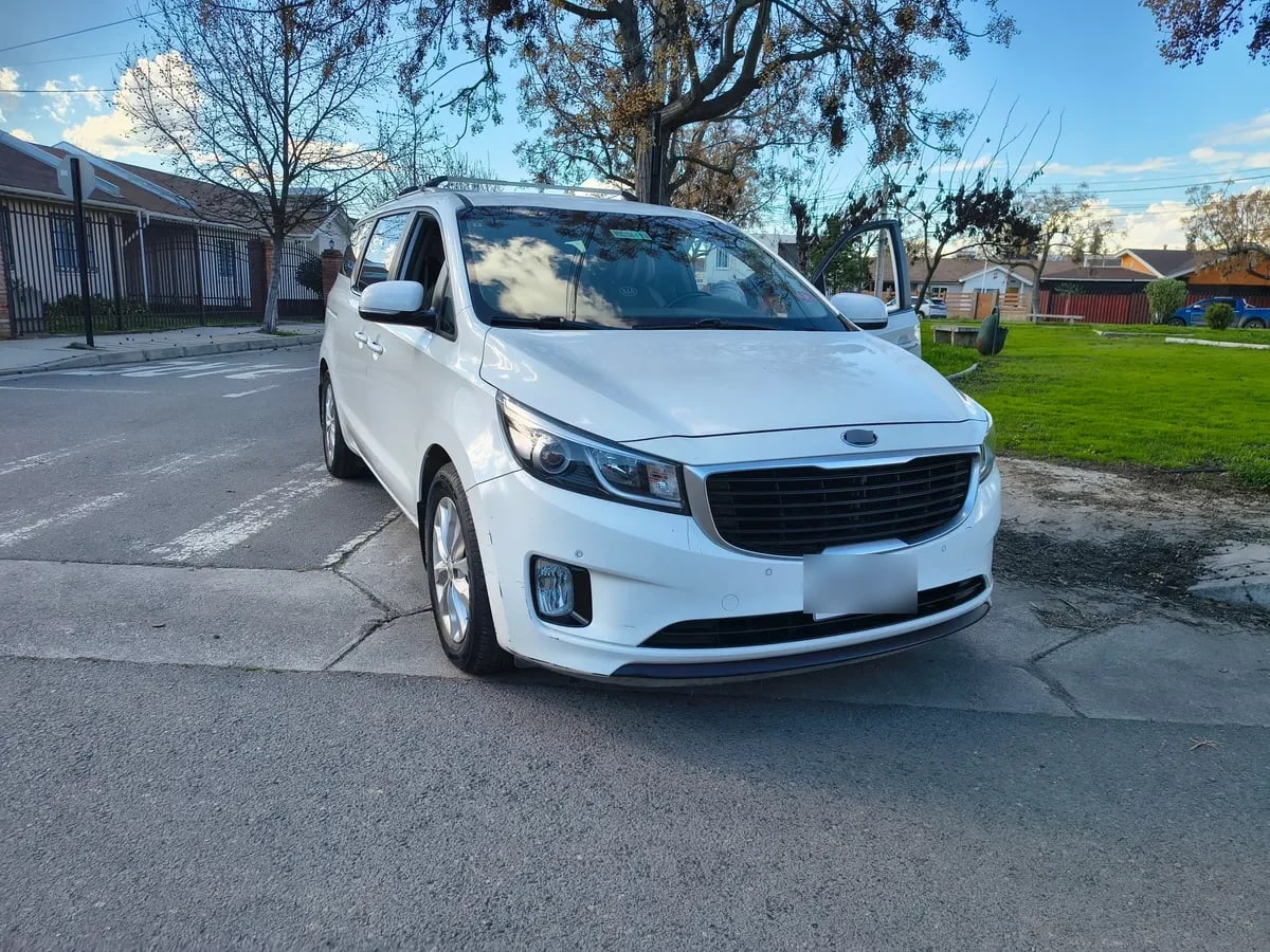 KIA MOTORS GRAND CARNIVAL Grand Carnival Ex 2.2 Dsl 6at Full año 2017