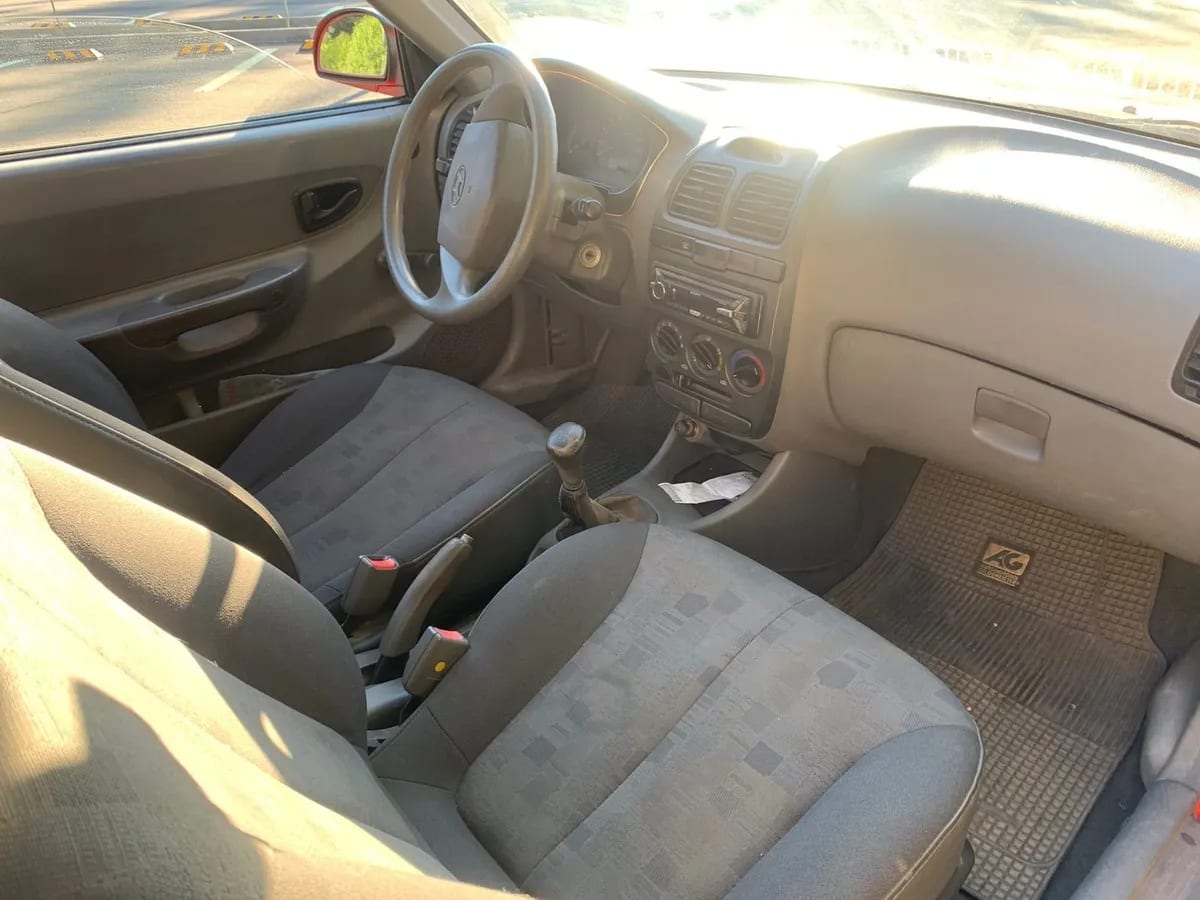 HYUNDAI ACCENT 1.6 Gls 16v Ac Mt 4x2 año 2005