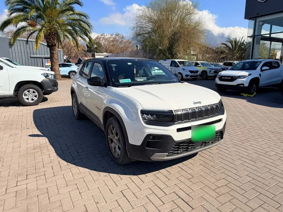 Jeep Avenger 1.2t Altitude 2wd Mt 5p año 2026