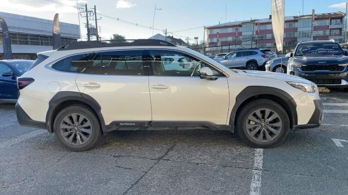 Subaru Outback 2.5i Dynamic Awd Cvt At 5p año 2025