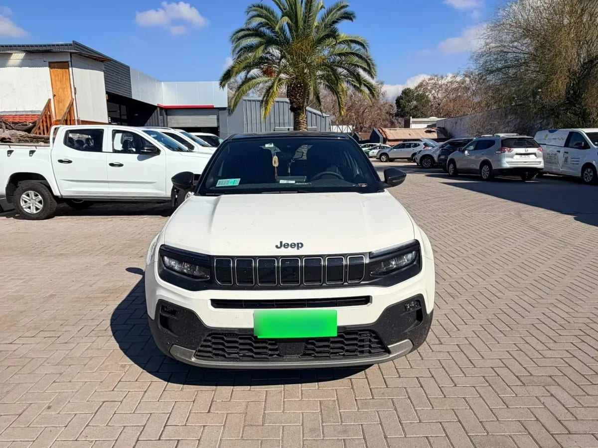 Jeep Avenger 1.2t Altitude 2wd Mt 5p año 2026