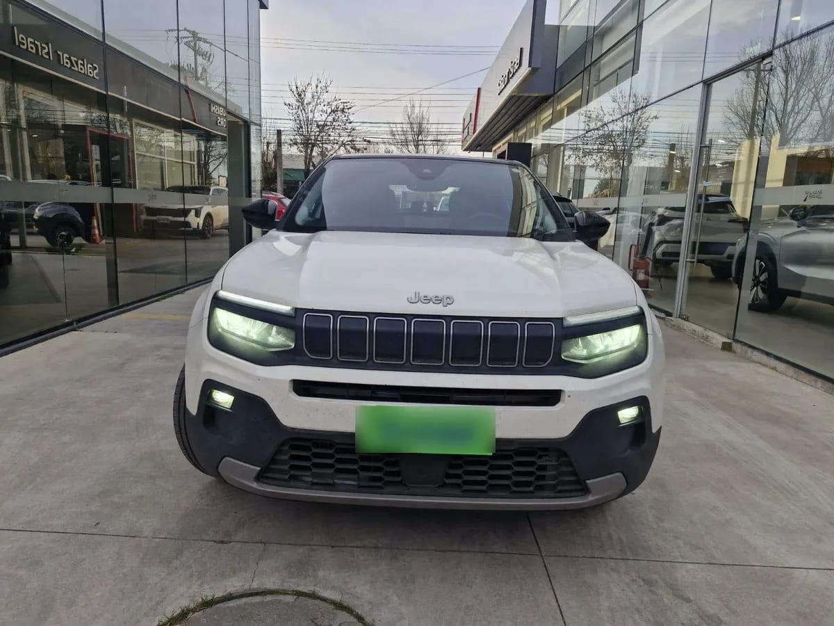 Jeep Avenger 1.2t Altitude 2wd Mt 5p año 2025