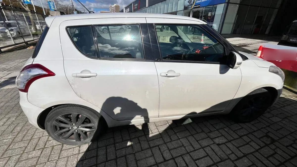 Suzuki Swift 1.2 Glx 4x2 Hb Ac At 5p año 2017