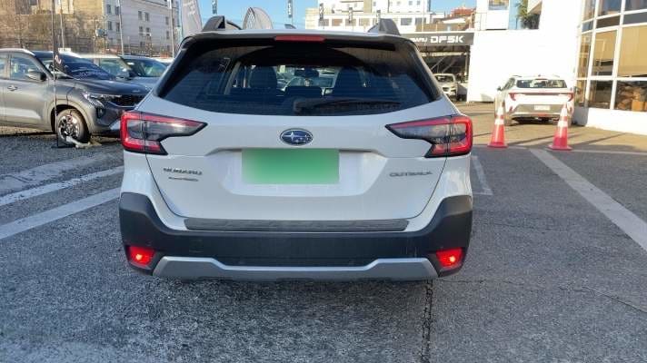 Subaru Outback 2.5i Dynamic Awd Cvt At 5p año 2025