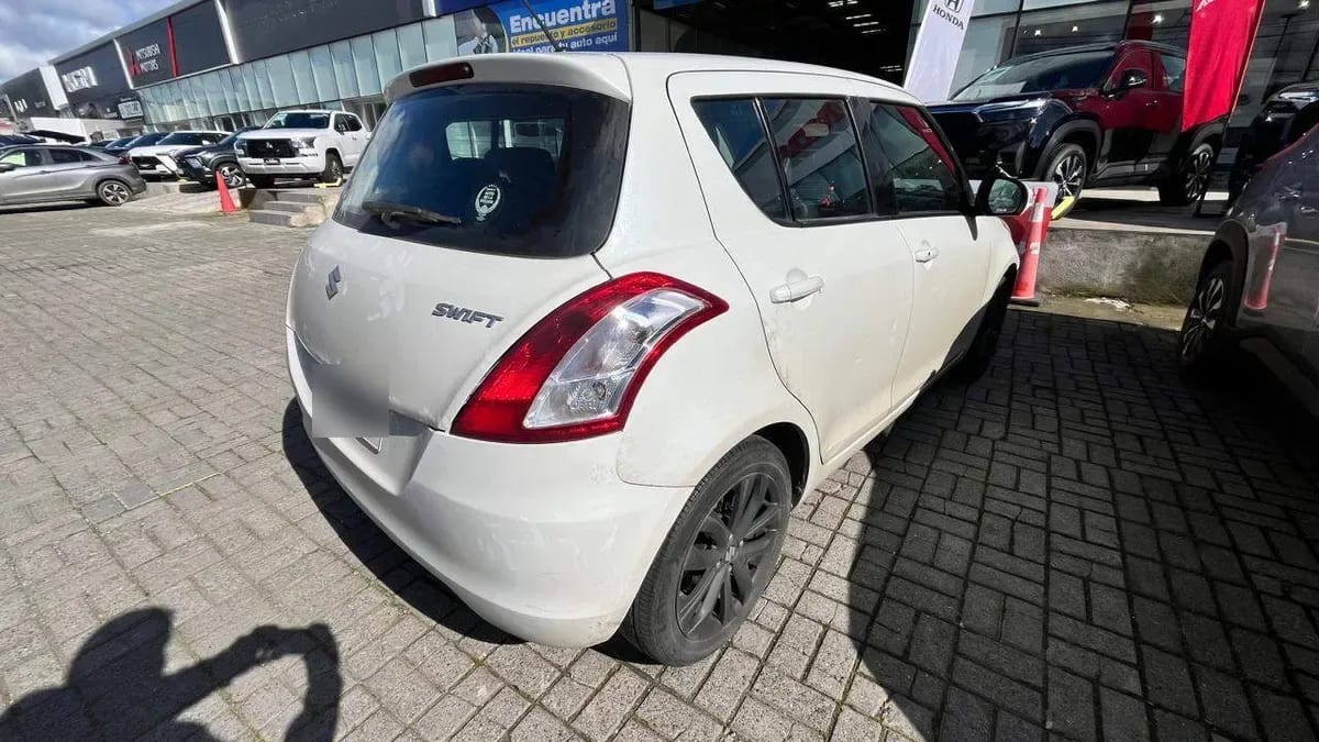 Suzuki Swift 1.2 Glx 4x2 Hb Ac At 5p año 2017