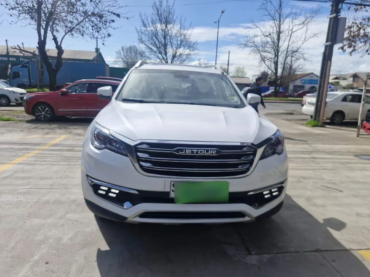 Jetour X70 1.5t Glx 4x2 At 5p año 2024