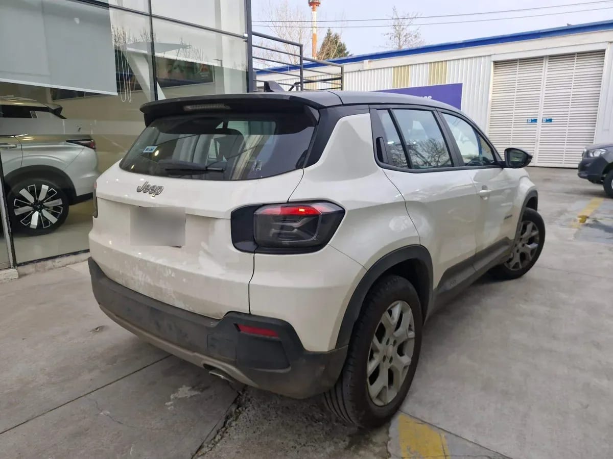 Jeep Avenger 1.2t Altitude 2wd Mt 5p año 2025