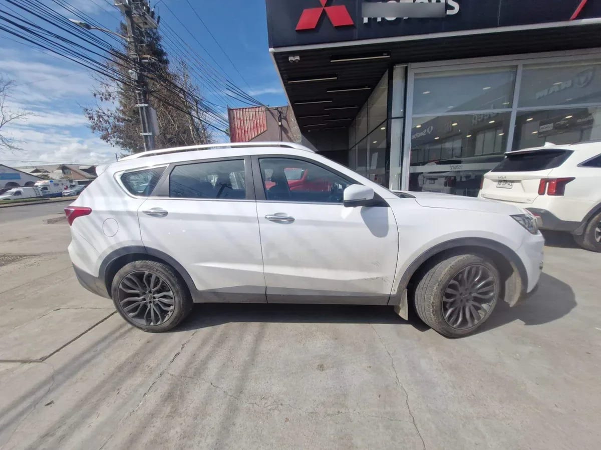 Jetour X70 1.5t Glx 4x2 At 5p año 2024
