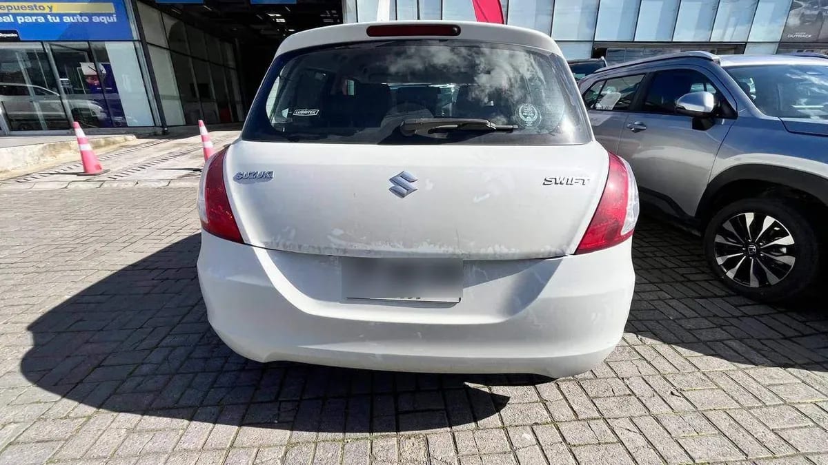 Suzuki Swift 1.2 Glx 4x2 Hb Ac At 5p año 2017