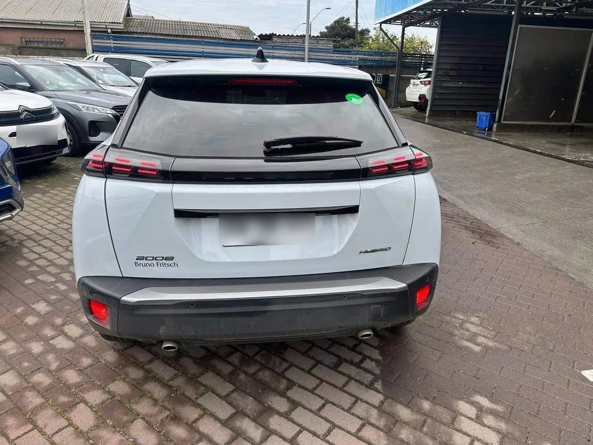 Peugeot 2008 1.2 Mca Allure Mhev 136hp 4x2 At 5p año 2026