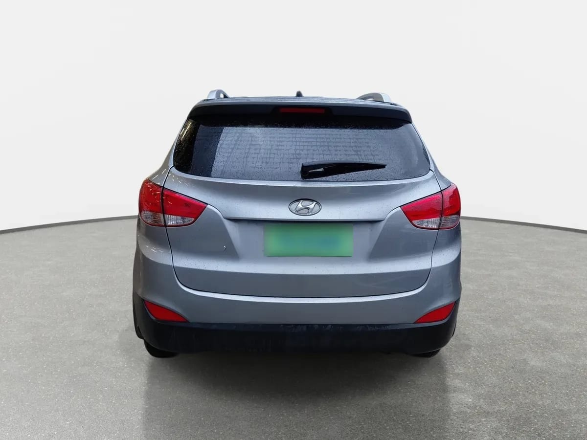 Hyundai Tucson 2.0 Gl 2wd Lm Pe Ac 2ab At 5p año 2016