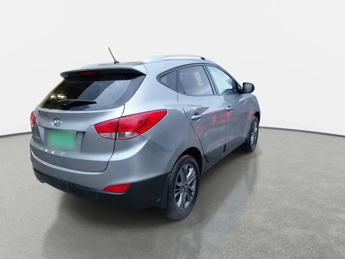 Hyundai Tucson 2.0 Gl 2wd Lm Pe Ac 2ab At 5p año 2016