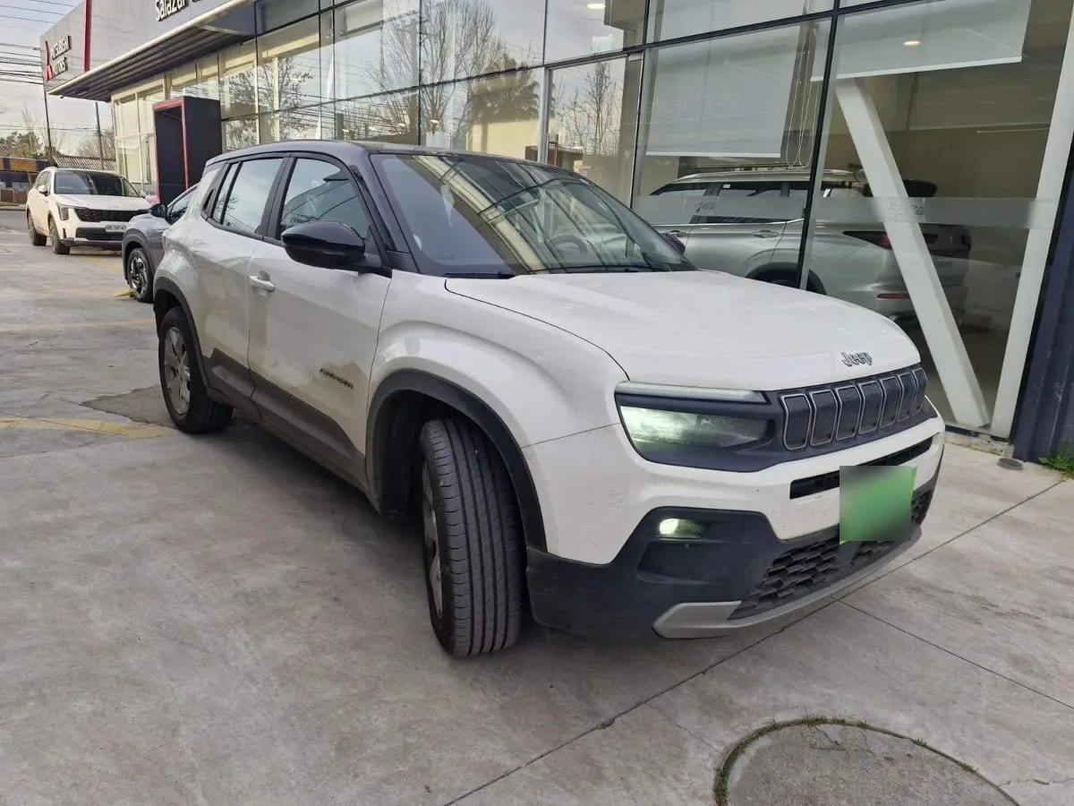 Jeep Avenger 1.2t Altitude 2wd Mt 5p año 2025