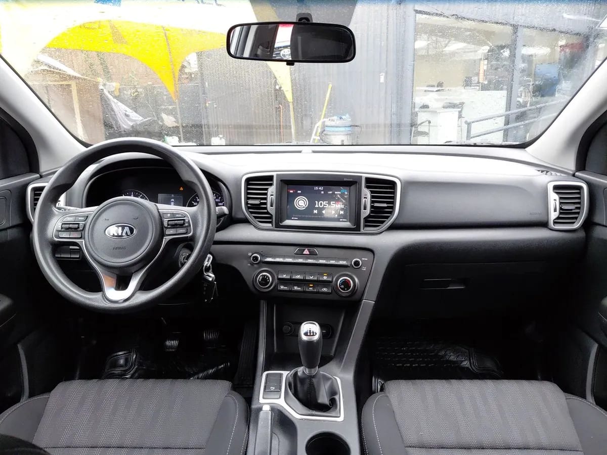 Kia Sportage 2.0 Lx 2wd Ac 6mt 5p año 2018