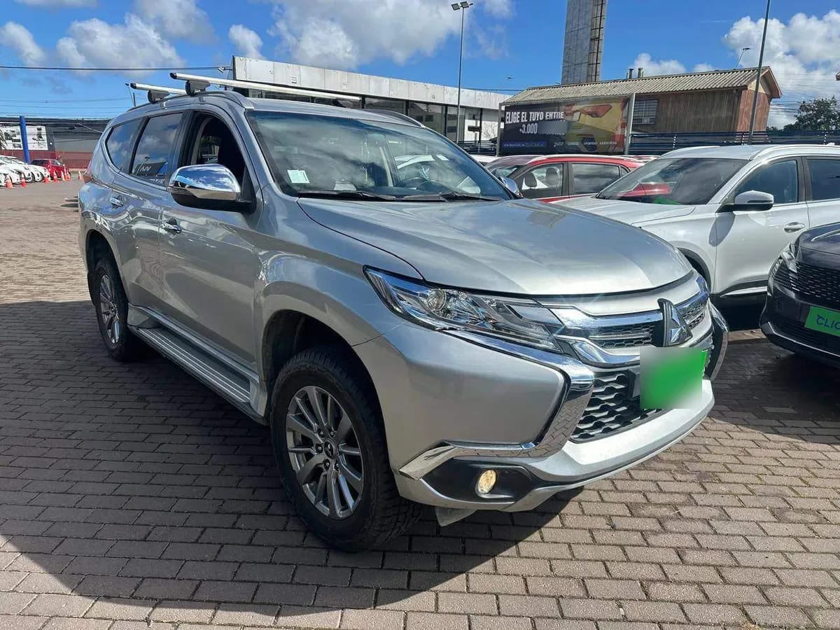 Mitsubishi Montero Sport 2.4 Diesel 4x4 Mt 5p año 2019