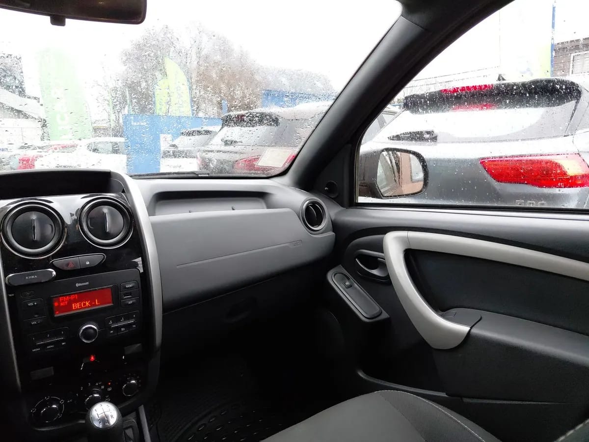 Renault Duster 1.6 Life 4x2 5mt 5p año 2019