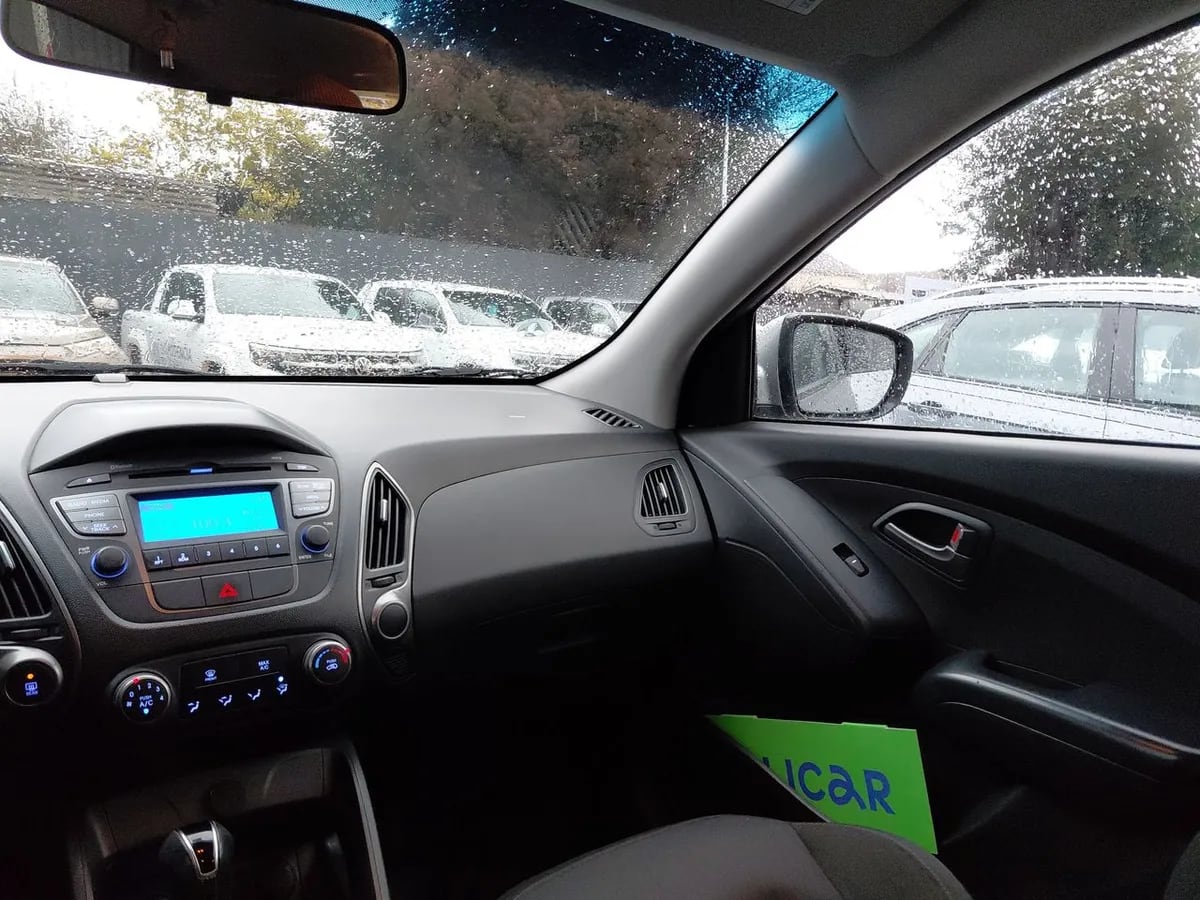 Hyundai Tucson 2.0 Gl 2wd Lm Pe Ac 2ab At 5p año 2016