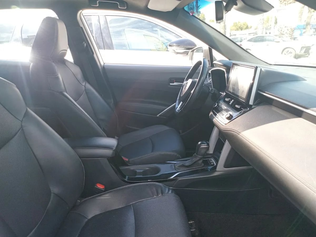 Toyota Corolla Cross 1.8 Seg Hybrid 4x2 Cvt At 5p año 2023
