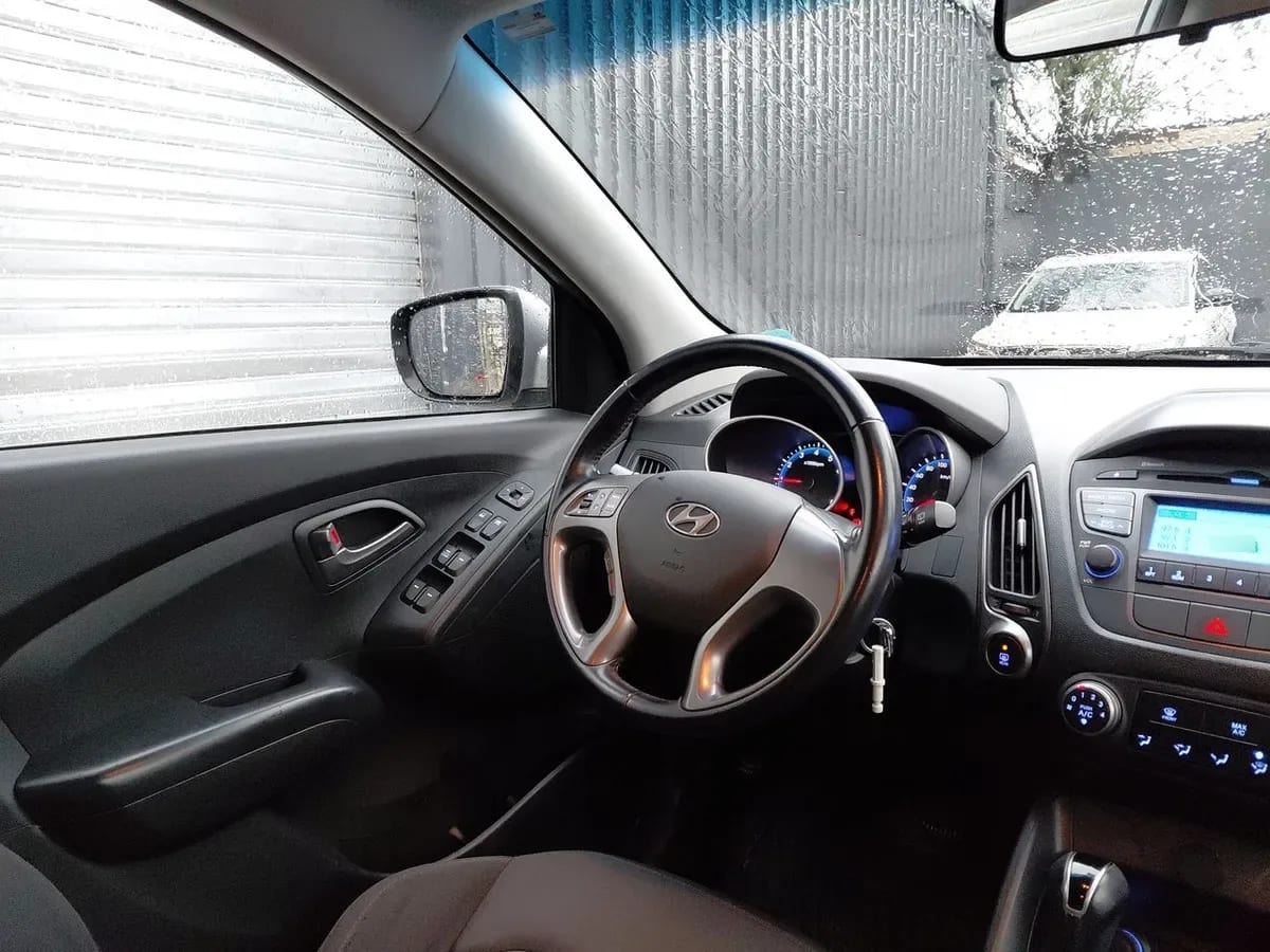 Hyundai Tucson 2.0 Gl 2wd Lm Pe Ac 2ab At 5p año 2016