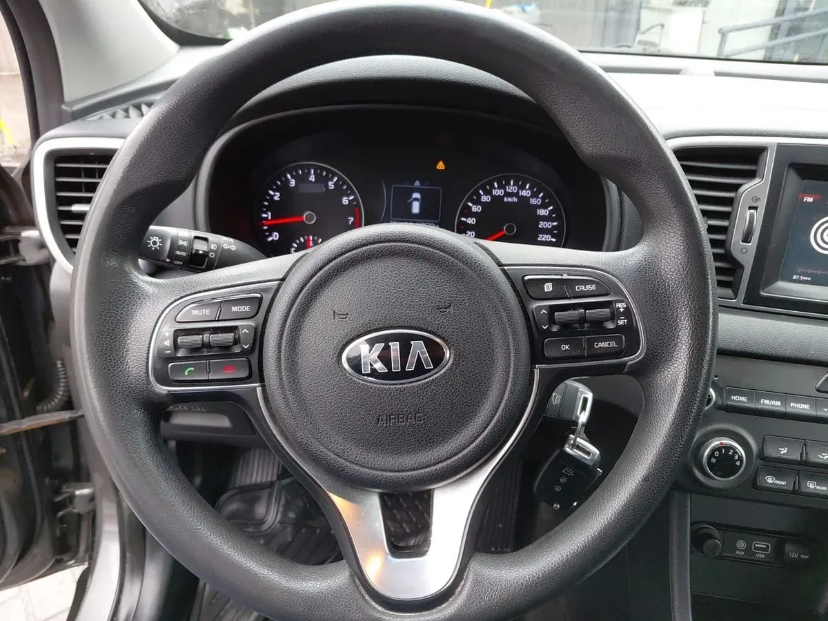Kia Sportage 2.0 Lx 2wd Ac 6mt 5p año 2018