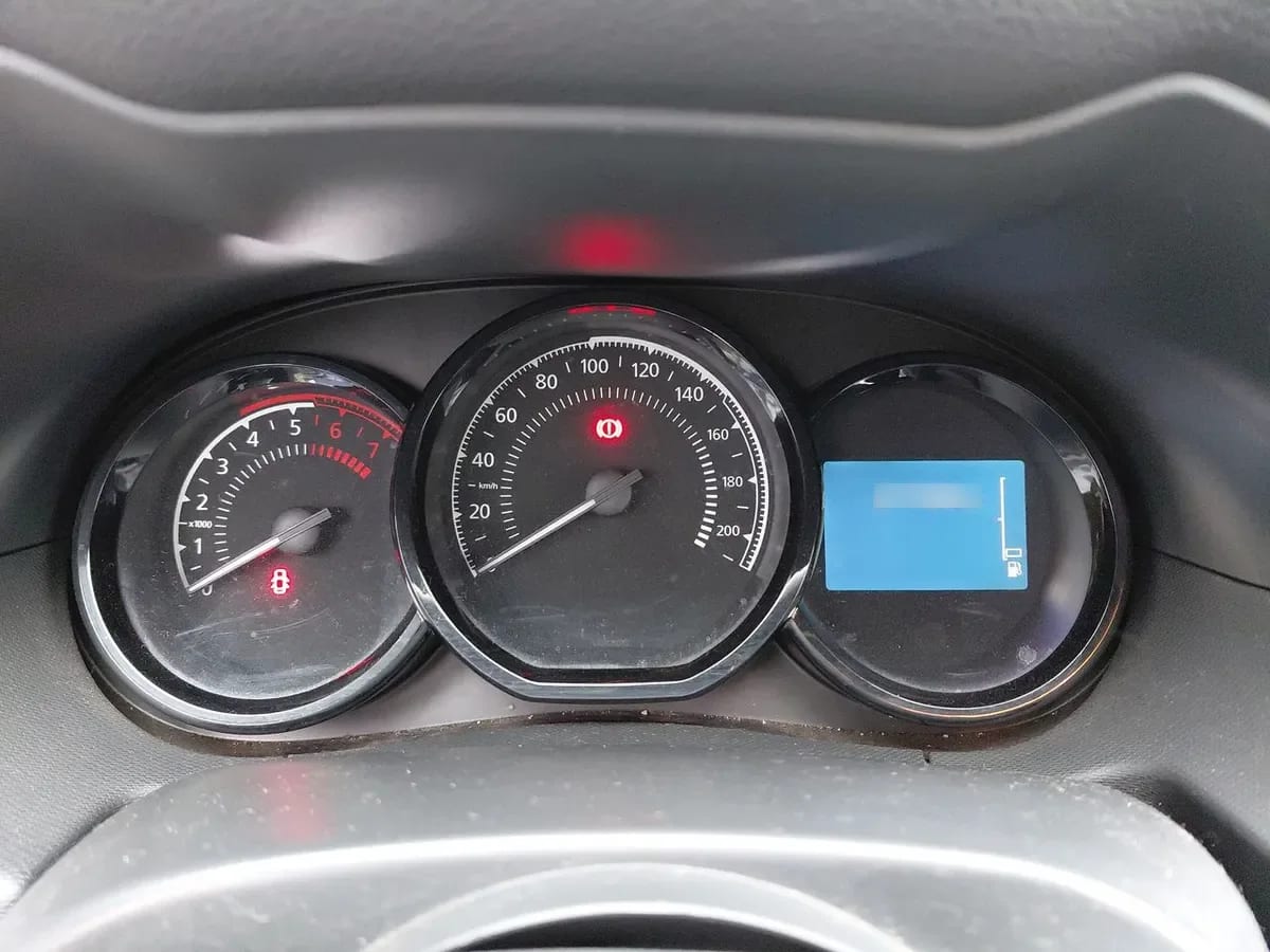 Renault Duster 1.6 Life 4x2 5mt 5p año 2019