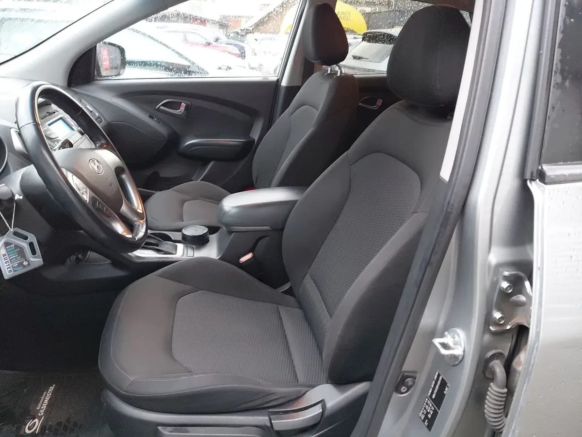 Hyundai Tucson 2.0 Gl 2wd Lm Pe Ac 2ab At 5p año 2016