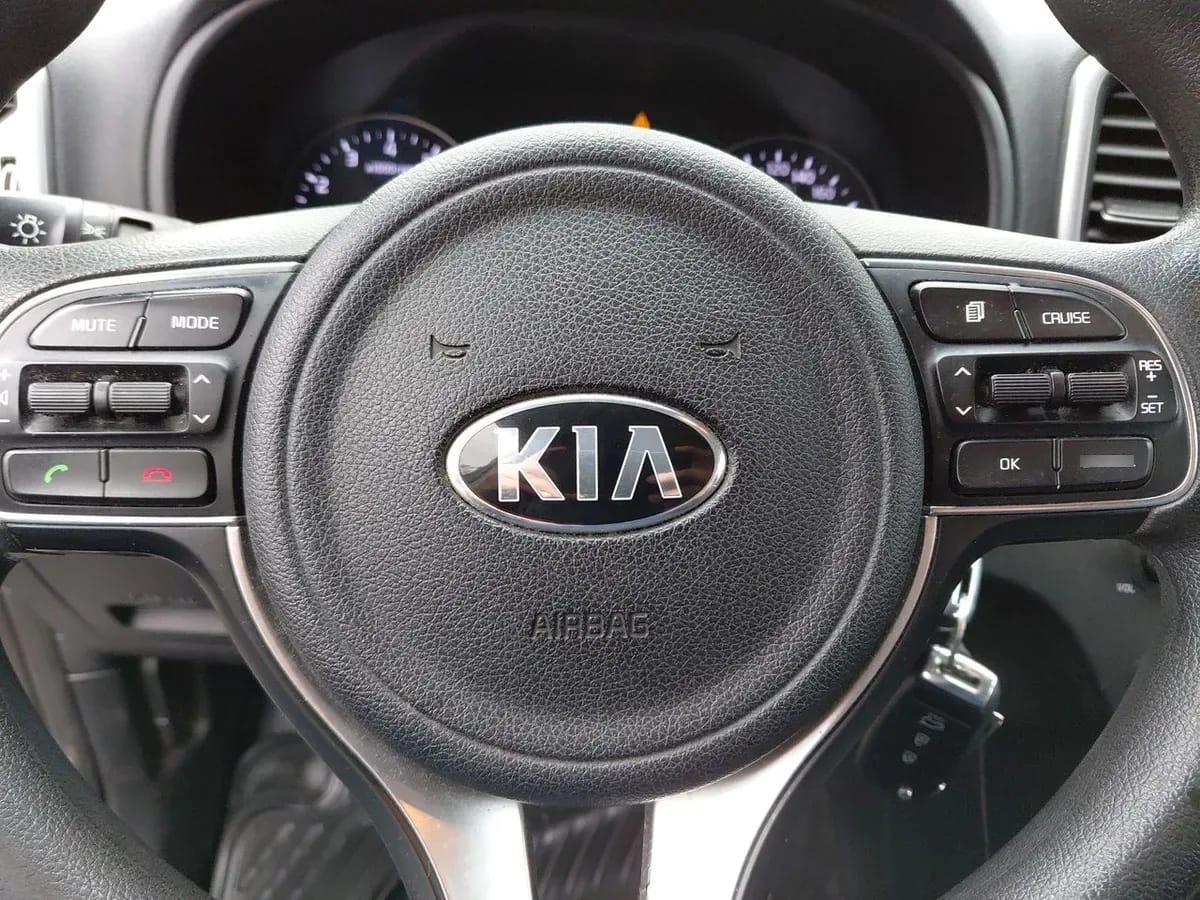 Kia Sportage 2.0 Lx 2wd Ac 6mt 5p año 2018