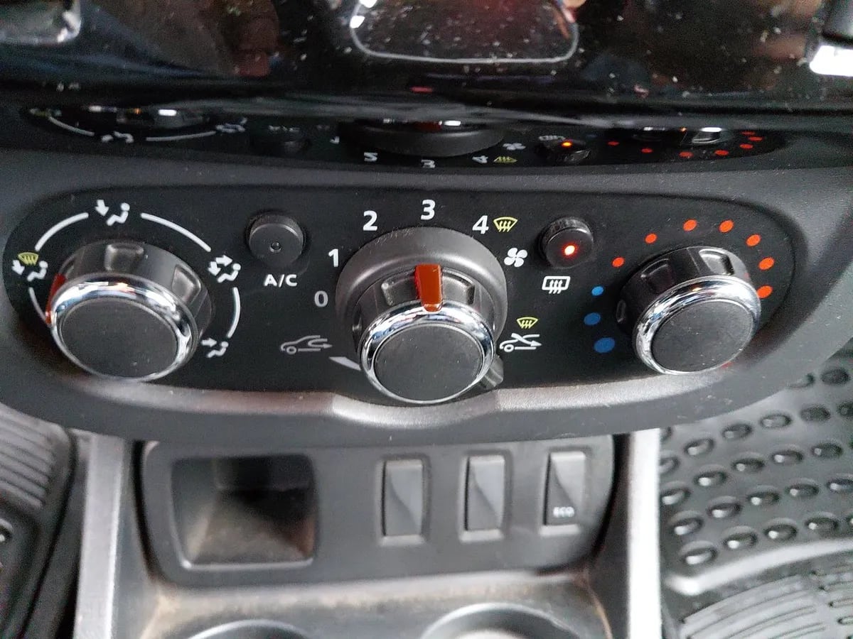 Renault Duster 1.6 Life 4x2 5mt 5p año 2019