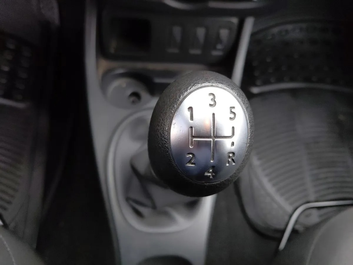 Renault Duster 1.6 Life 4x2 5mt 5p año 2019