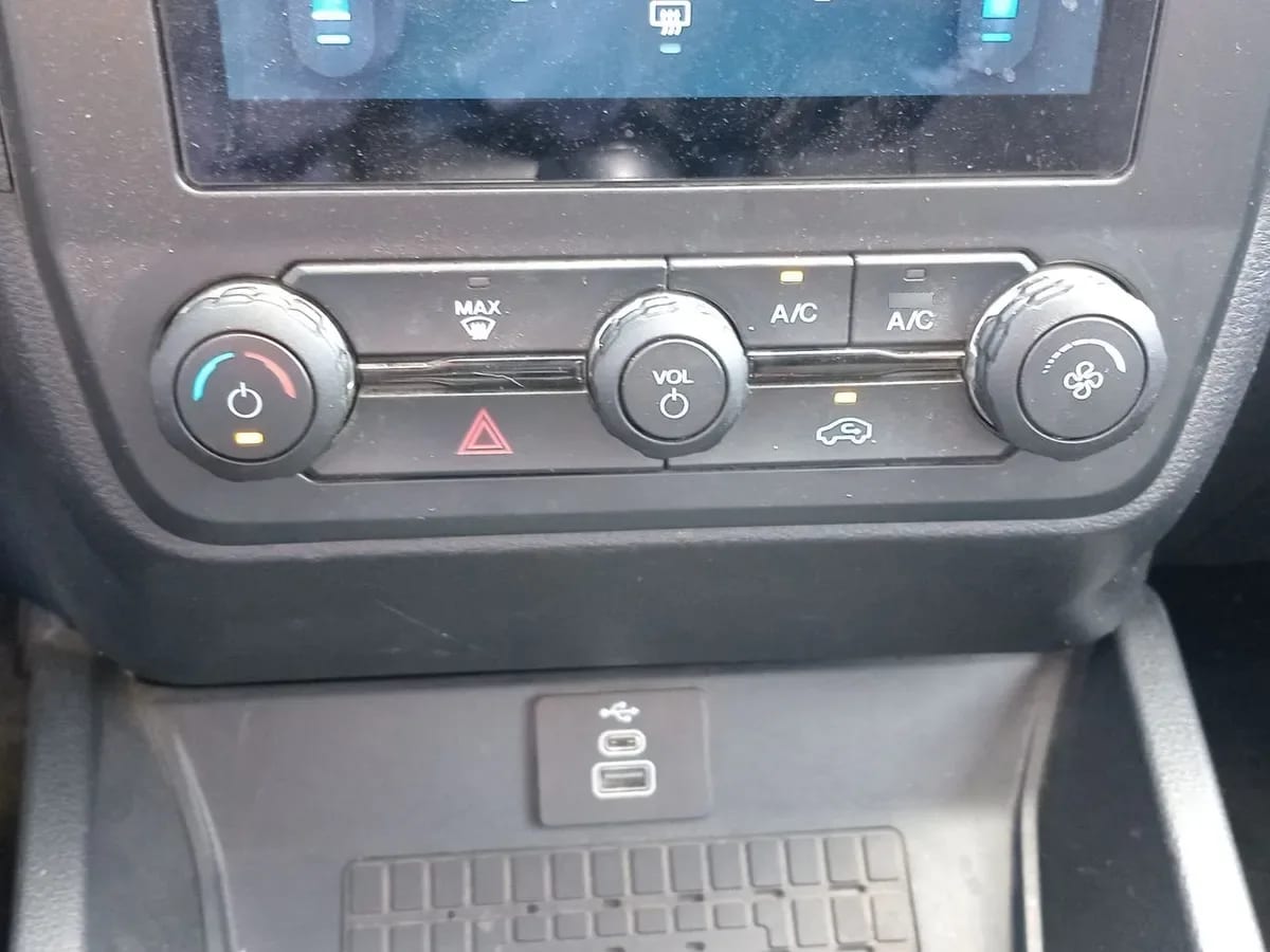 Ford Ranger 2.0 Xls Diesel 4x4 Dob. Cab. Mt 4p año 2025