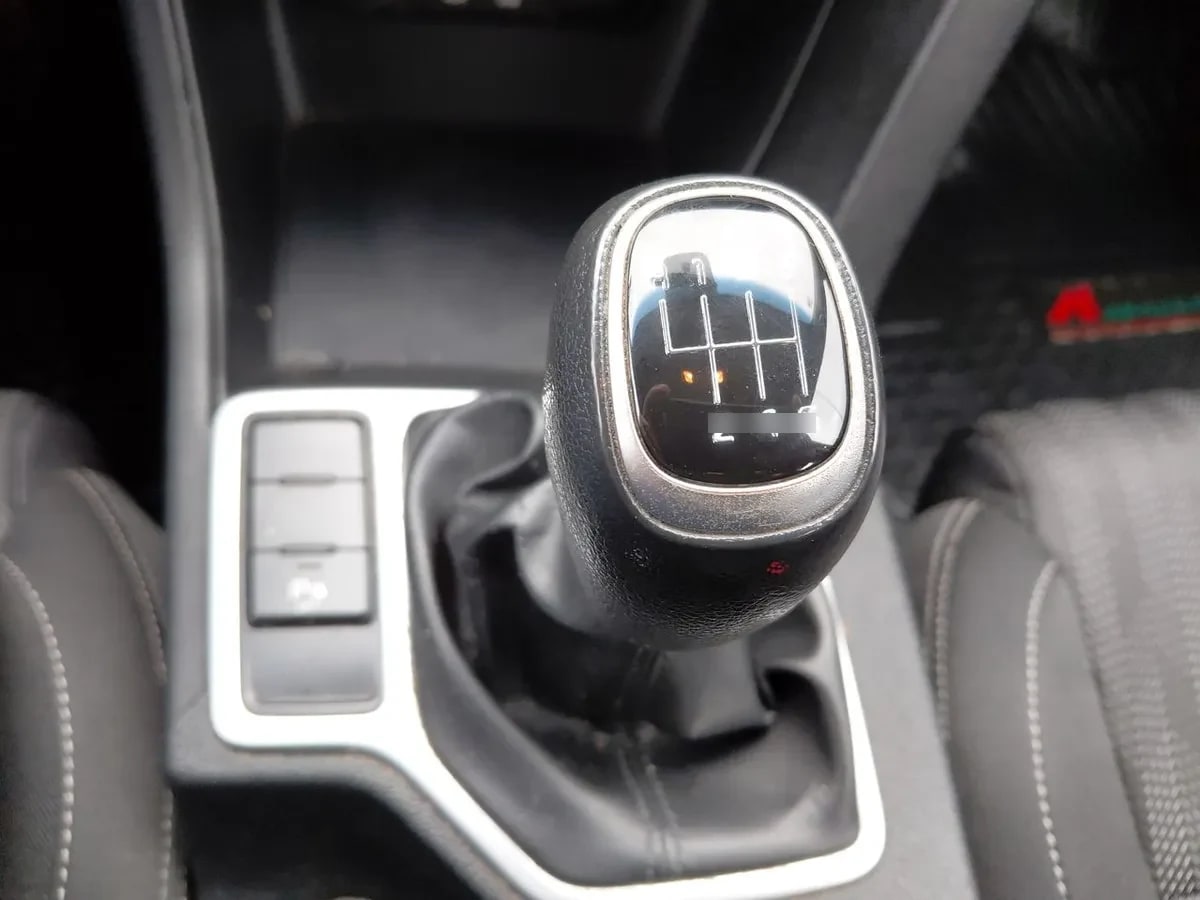 Kia Sportage 2.0 Lx 2wd Ac 6mt 5p año 2018
