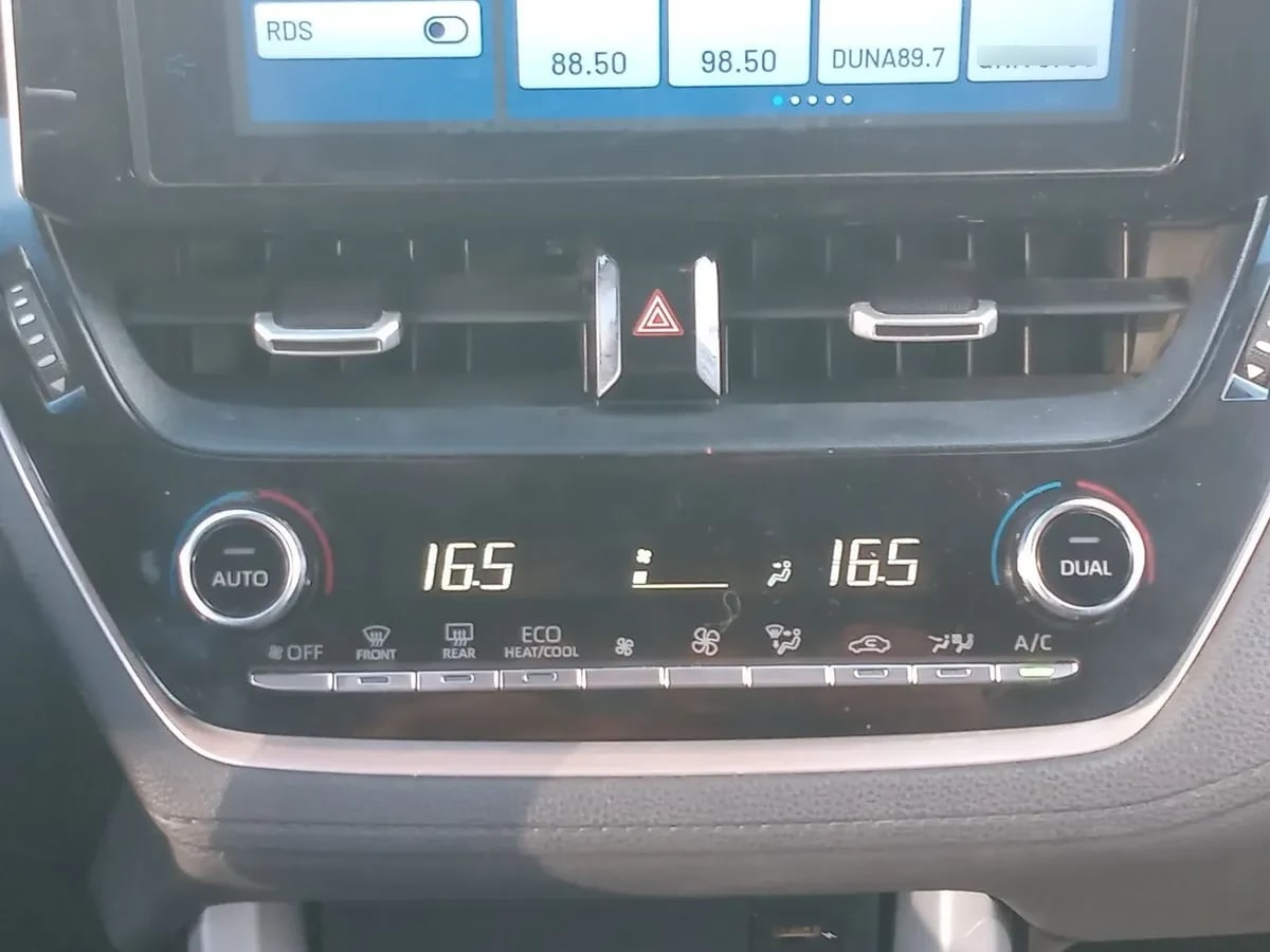 Toyota Corolla Cross 1.8 Seg Hybrid 4x2 Cvt At 5p año 2023