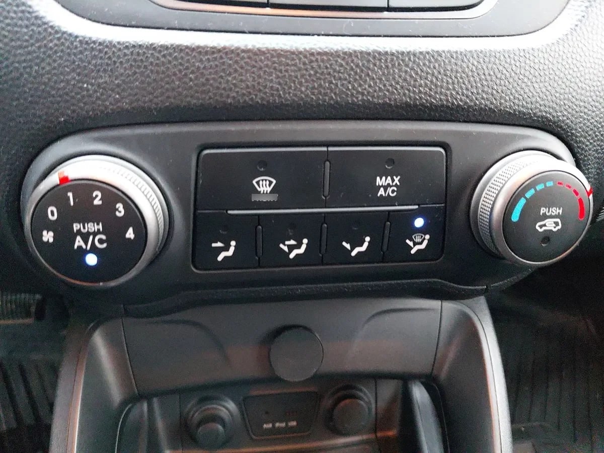 Hyundai Tucson 2.0 Gl 2wd Lm Pe Ac 2ab At 5p año 2016