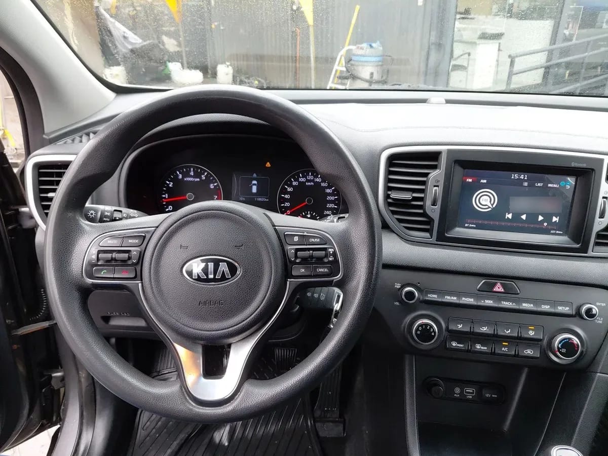Kia Sportage 2.0 Lx 2wd Ac 6mt 5p año 2018