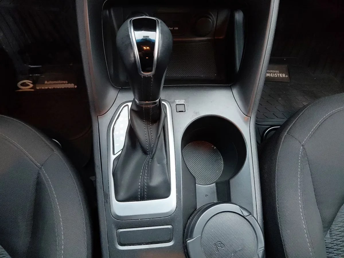 Hyundai Tucson 2.0 Gl 2wd Lm Pe Ac 2ab At 5p año 2016