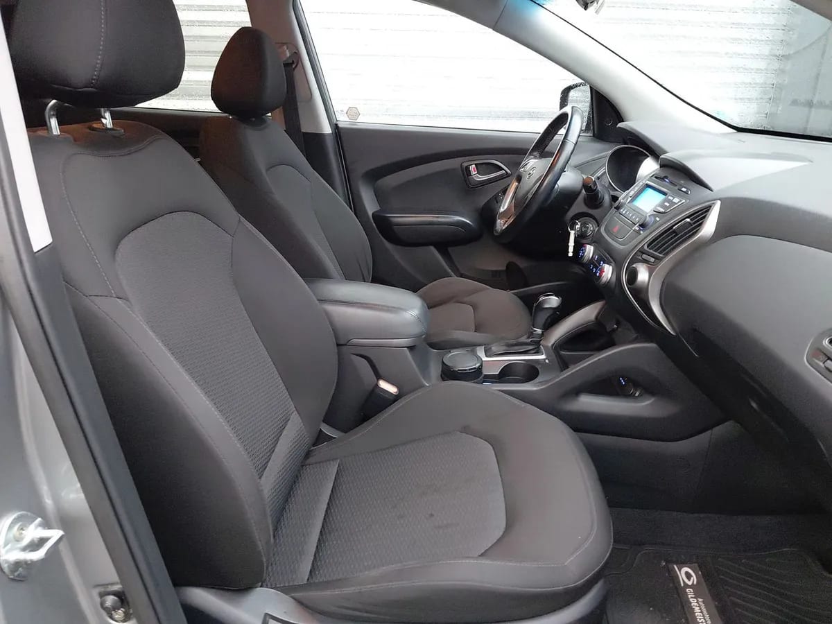 Hyundai Tucson 2.0 Gl 2wd Lm Pe Ac 2ab At 5p año 2016