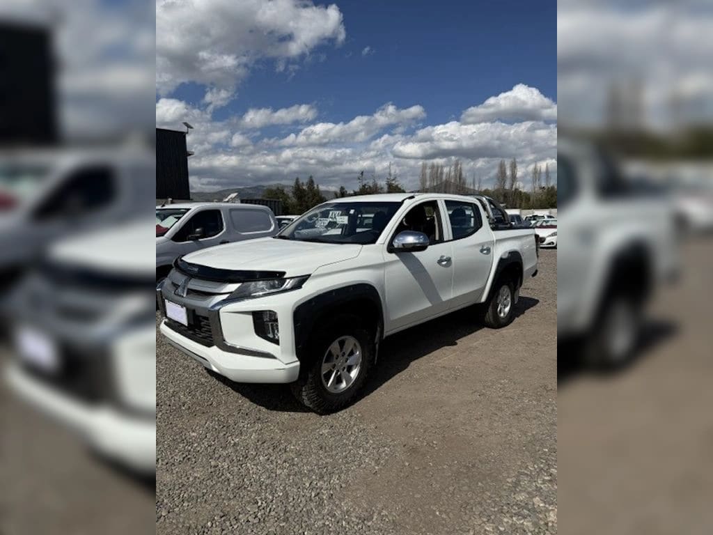 Mitsubishi L200 2.4 Katana año 2023
