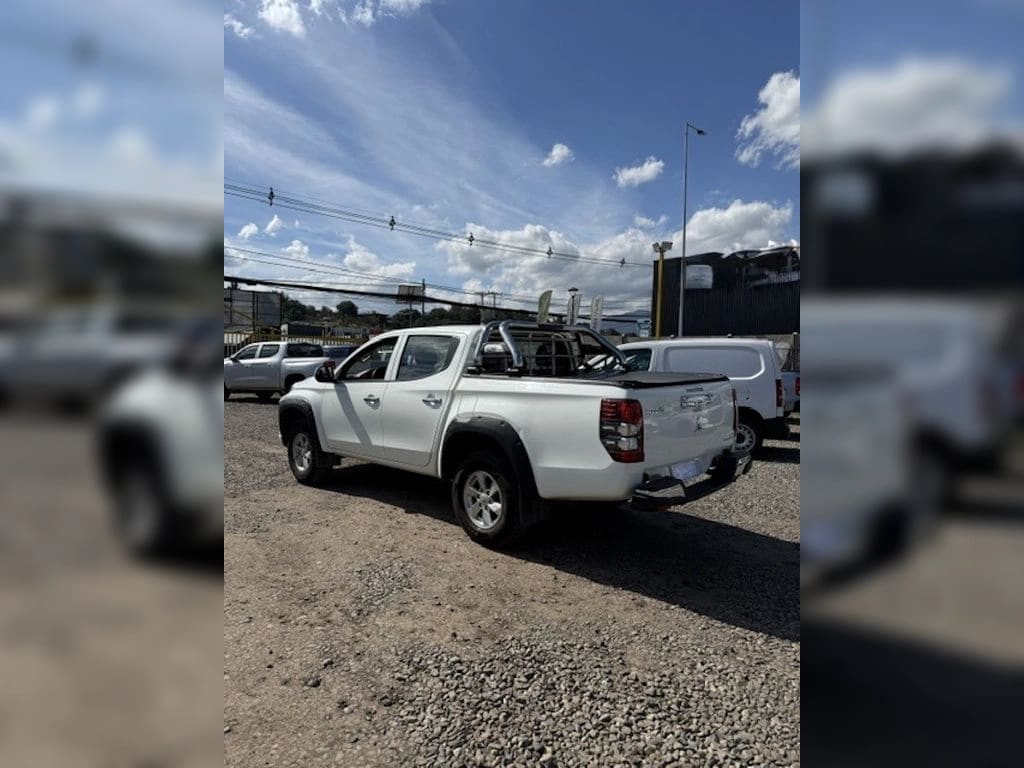 Mitsubishi L200 2.4 Katana año 2023