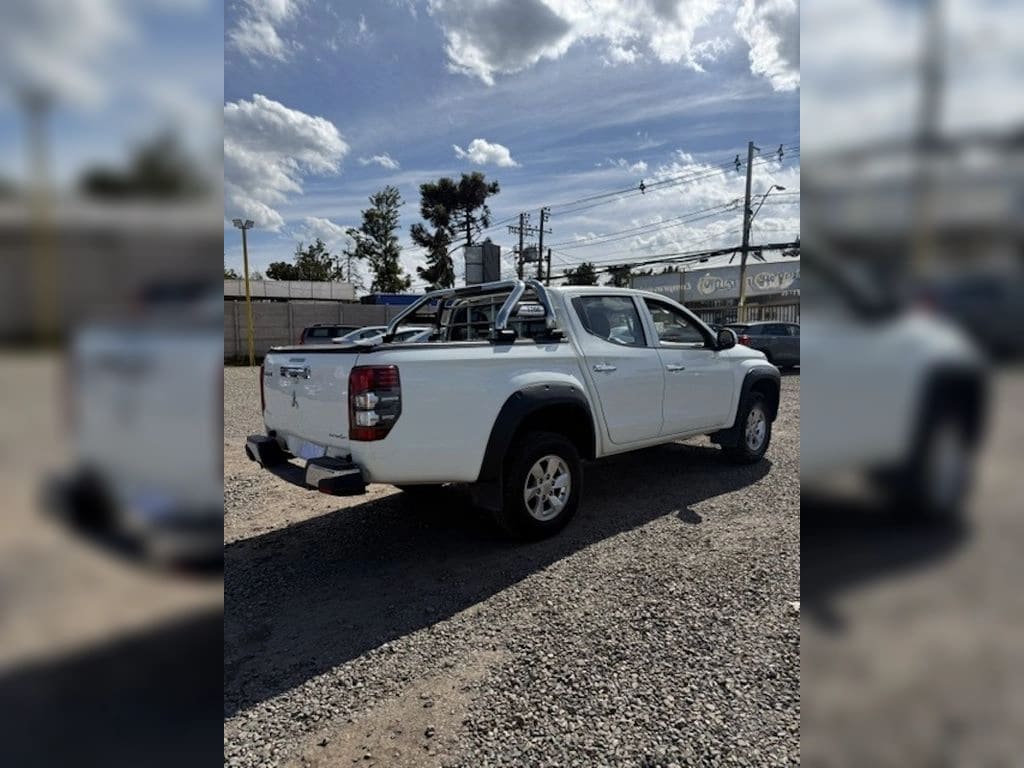 Mitsubishi L200 2.4 Katana año 2023