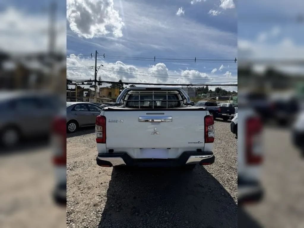 Mitsubishi L200 2.4 Katana año 2023