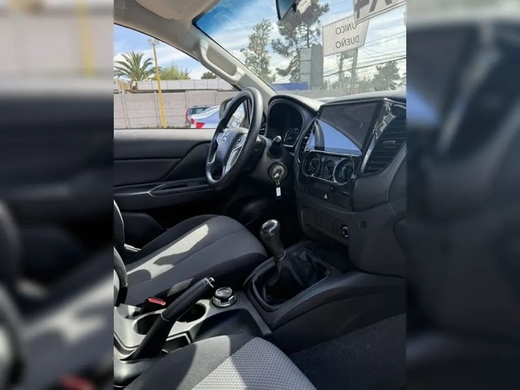 Mitsubishi L200 2.4 Katana año 2023