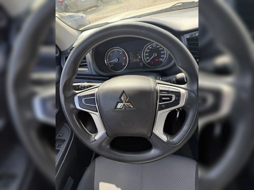 Mitsubishi L200 2.4 Katana año 2023