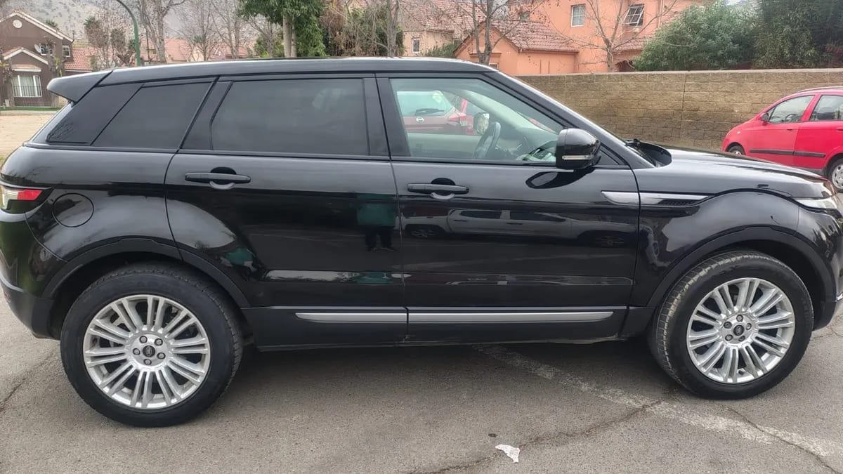LAND ROVER EVOQUE 2.0 Dynamic 5p At 4x4 año 2013